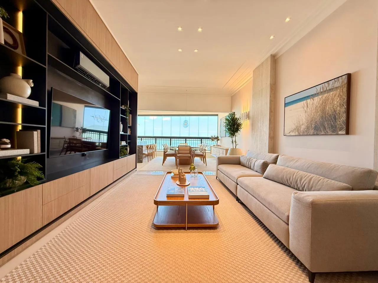 Imagem Apartamento com vista para o mar à venda com 200m2 por R$ 9.980.000,00