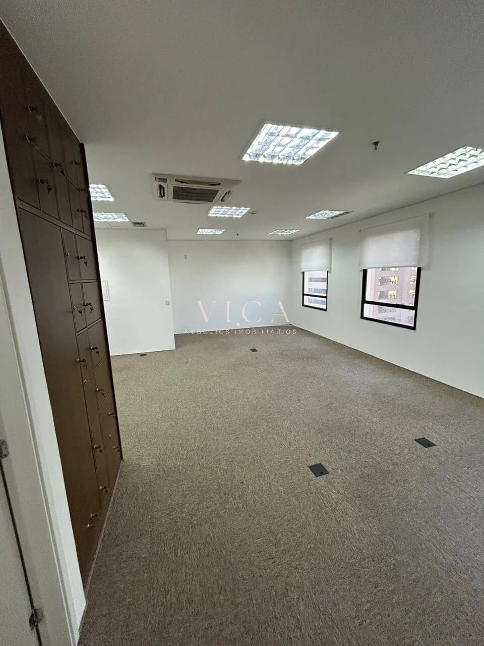 Imagem Sala para alugar 170m² 3 vagas por R$ 6.450,00 -Alphaville Barueri/SP