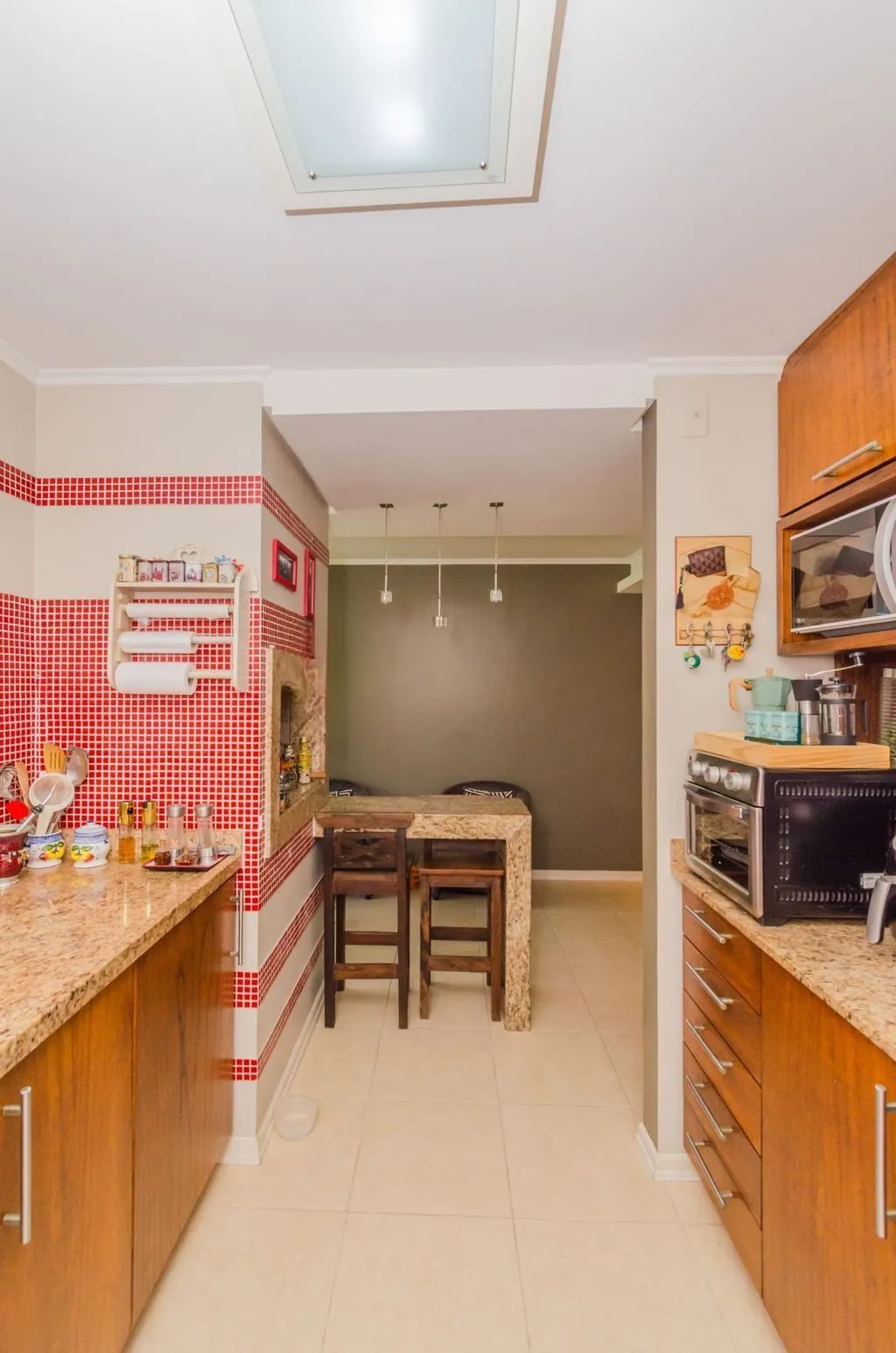 Imagem Casa em Condomínio 4 Dormitórios com Suíte no Lindoia - Porto Alegre