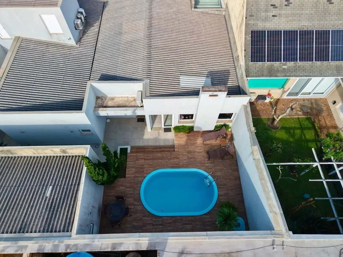 Imagem CASA EM BAIRRO À VENDA