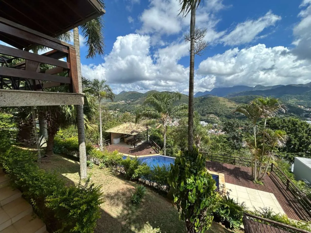 Imagem Casa em Condomínio para Venda em Petrópolis / RJ no bairro Nogueira