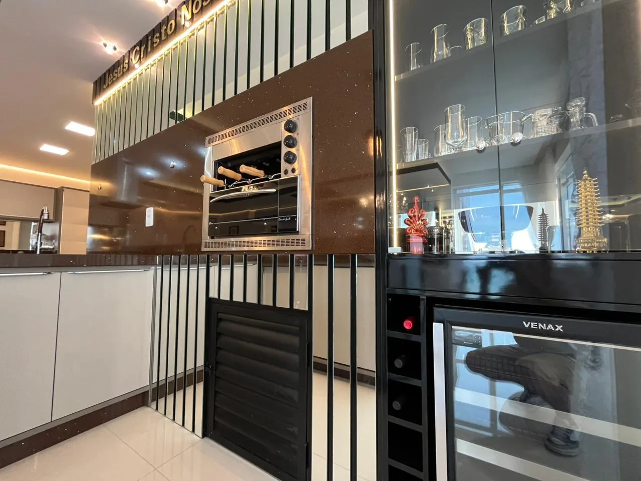 Imagem Apartamento com vista para o mar à venda com 229m2 por R$ 5.900.000,00