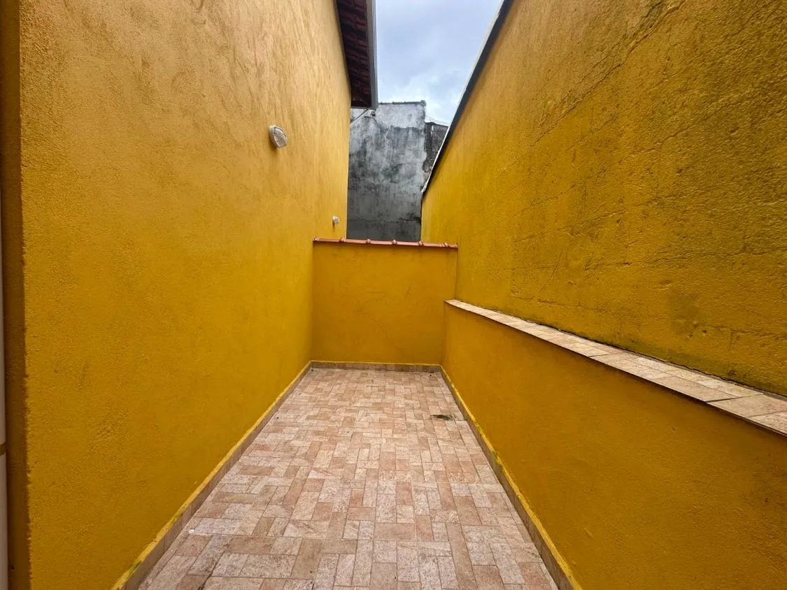 Imagem CASA NOVA SOBREPOSTA A VENDA LADO PISTA NO NOVA ITANHAEM FINANCIAMENTO BANCARIO