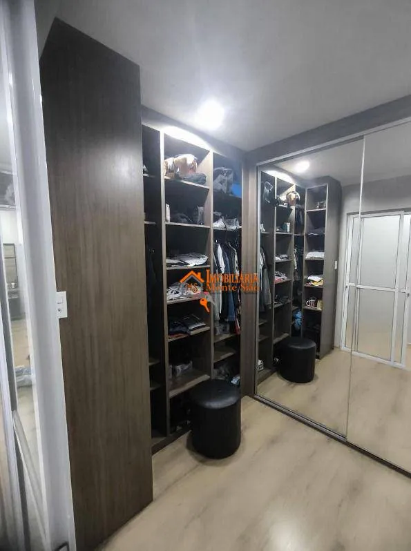 Imagem Sobrado com 3 dormitórios à venda, 356 m² por R$ 970.000 - Jardim Munhoz - Guarulhos/SP