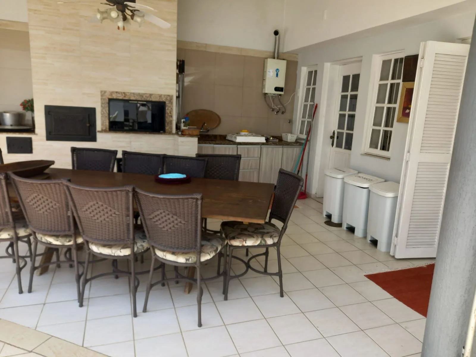 Imagem Vende-se sobrado com 5 quartos (3 suítes), 428m² e 3 vagas - Alto Petrópolis