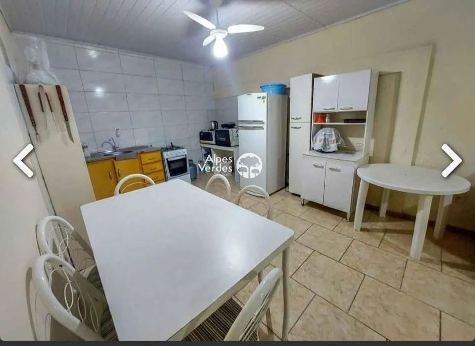 Imagem Vende-se Casa em Capão da Canoa com 250 m2