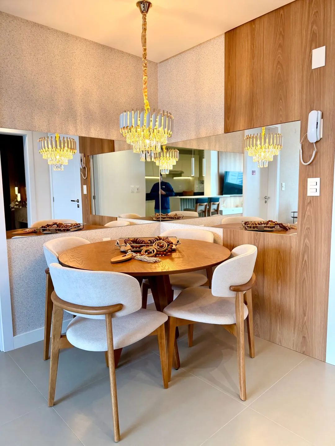 Imagem Apartamento à venda em Torres, Predial, com 1 quarto, 52m2
