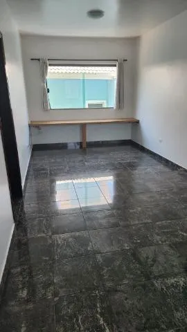 Imagem LOCAÇÃO DE SOBRADO NO CONDOMÍNIO ARUJÁ V, EM ARUJÁ/SP, 300m² com 3 quartos, suíte. CONSULTE-NOS.
