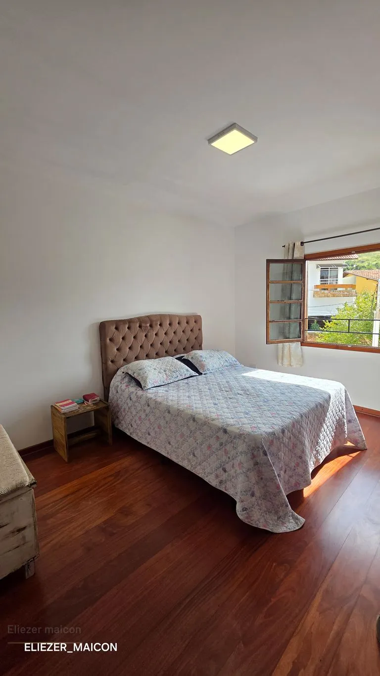 Imagem Casa a venda, aprox, 1 km do centro 3 quartos em Poços de Caldas MG
