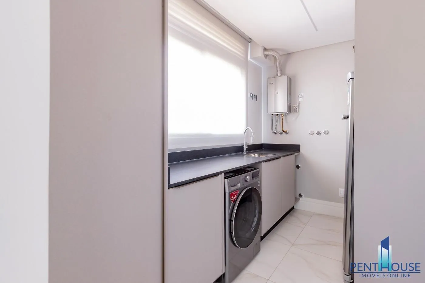 Imagem Apartamento Frente Mar para Venda em Balneário Camboriú, CENTRO, 4 dormitórios, 4 suítes, 5 banheiros, 4 vagas