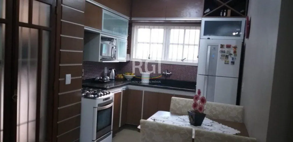 Imagem Casa para Venda - 214m², 2 dormitórios, 4 vagas - Parque Santa Fé