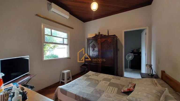 Imagem Casa com 4 dormitórios à venda - Centro - Cachoeira Paulista/SP