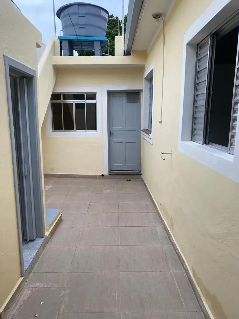 Imagem Casa com 2 Quartos para Alugar, 100 m² em Vila Anastácio - São Paulo