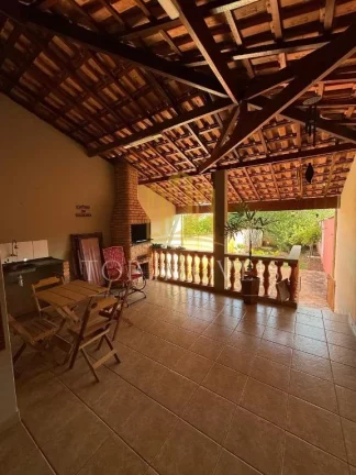 Imagem Linda Casa com Suíte e Área Gourmet no Putim! Essa é a casa ideal para quem busca conforto, espaço e momentos especiais em família!