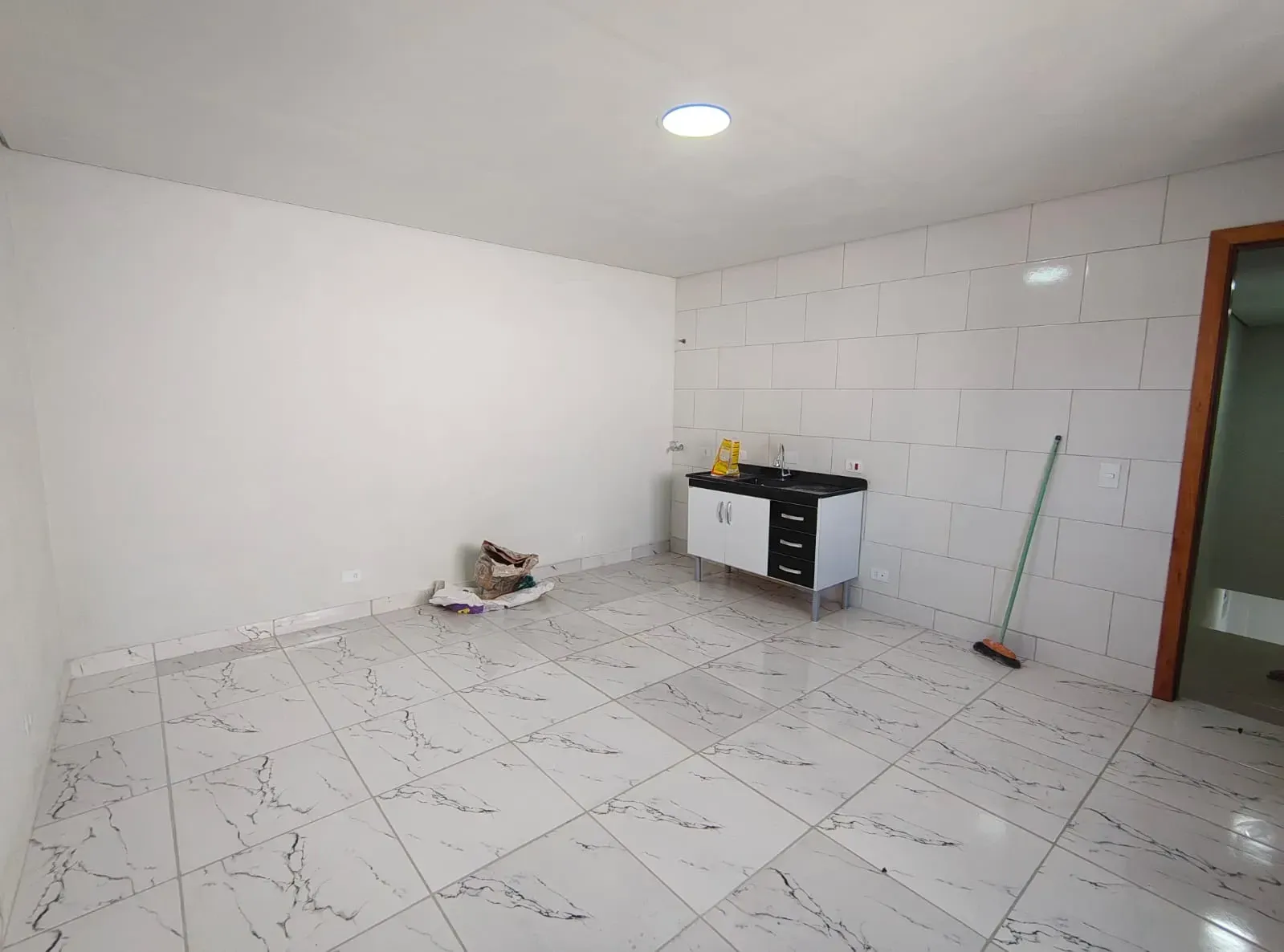 Foto do imóvel Kitnet com 1 Quarto para Alugar, 30 m² em Rudge Ramos - São Bernardo do Campo