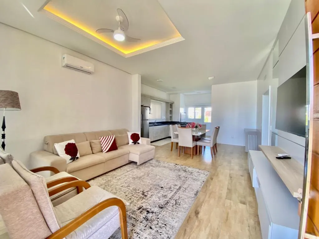 Imagem Casa em Condominio 4 Dormitórios - Bairro --