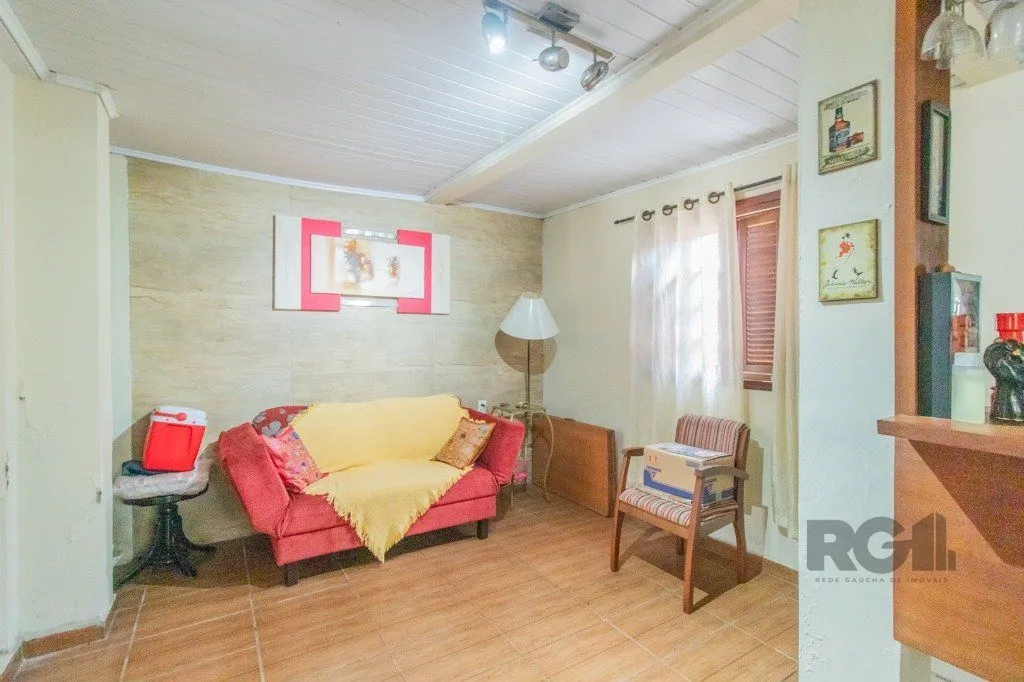 Imagem Casa com 3 dormitórios e 3 vagas no bairro Santa Tereza