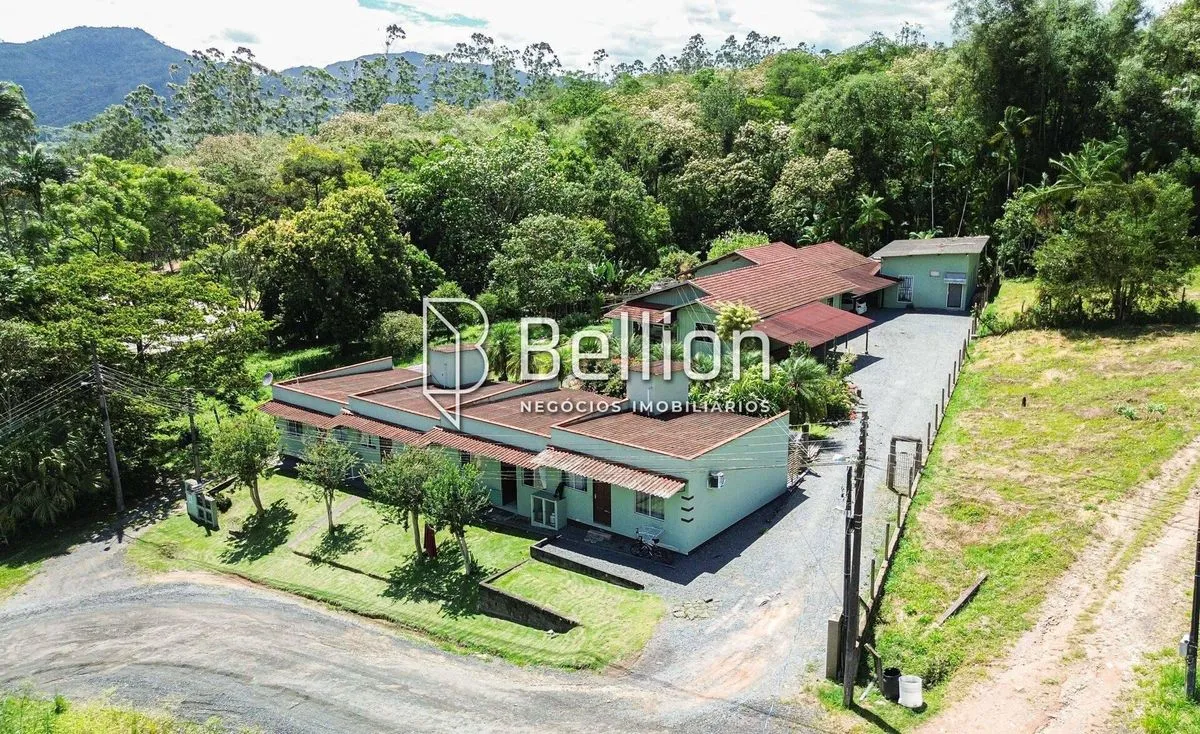 Imagem Conjunto de casas e terreno com 4.246m² no bairro Divinéia - Rio dos Cedros
