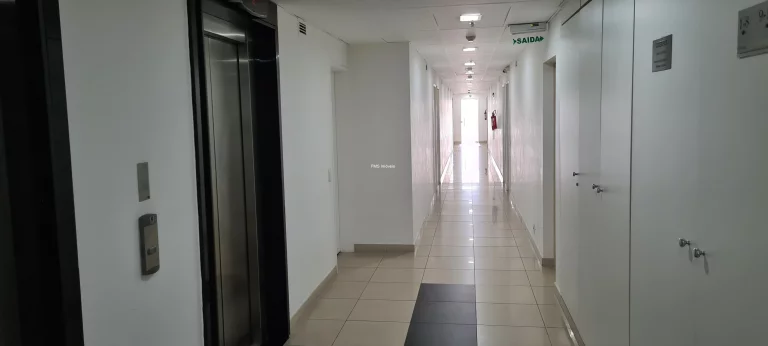 Imagem Conjunto Comercial à Venda em São Paulo-SP Várzea da Barra Funda 1 Sala 6 Vagas 204m² Área