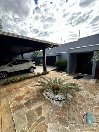 Imagem Residência Mobiliada, 05 quartos sendo 03 suítes, piscina, no Rebouças/Parolin em Curitiba PR