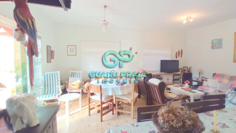 Imagem Casa com piscina em rua fechada