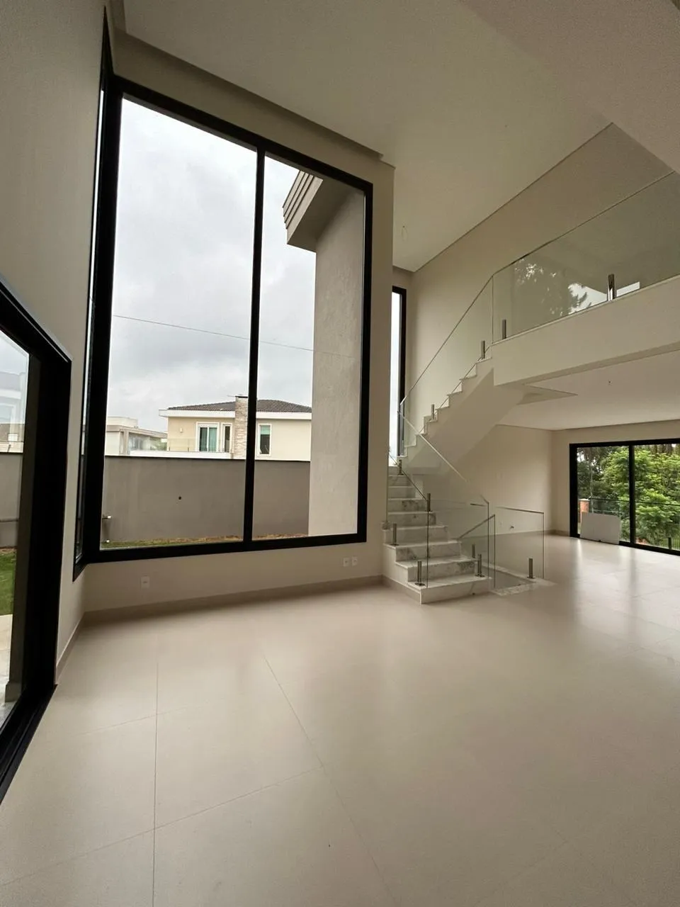 Imagem Sobrado de 522m², Localizado no Residencial Burle Marx - Alphaville Santana de Parnaíba - SP!
