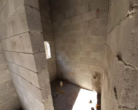 Imagem LOCAÇÃO GALPÃO 1.700,00 M ÁREA CONSTRUÍDA TERRENO 3.248,00 M 25 VAGAS ENTRADA PARA CAMINHÃO ESTRADA EMBÚ / COTIA 600 METROS ROD. RAPOSO TAVARES