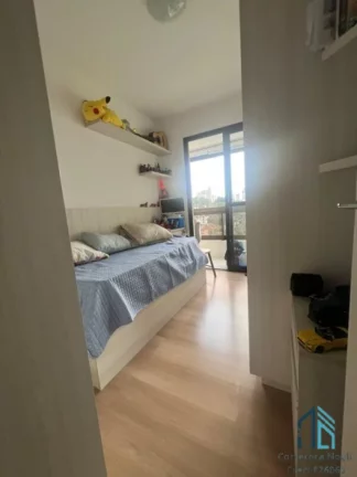 Imagem Apartamento com Ampla Sacada, Semi mobiliado, 02 quartos c/suíte em Curitiba PR