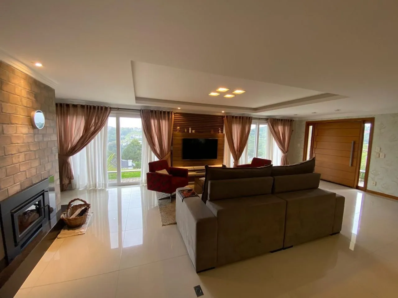 Imagem Casa à venda em Gramado, Portico, com 3 quartos, 288m2