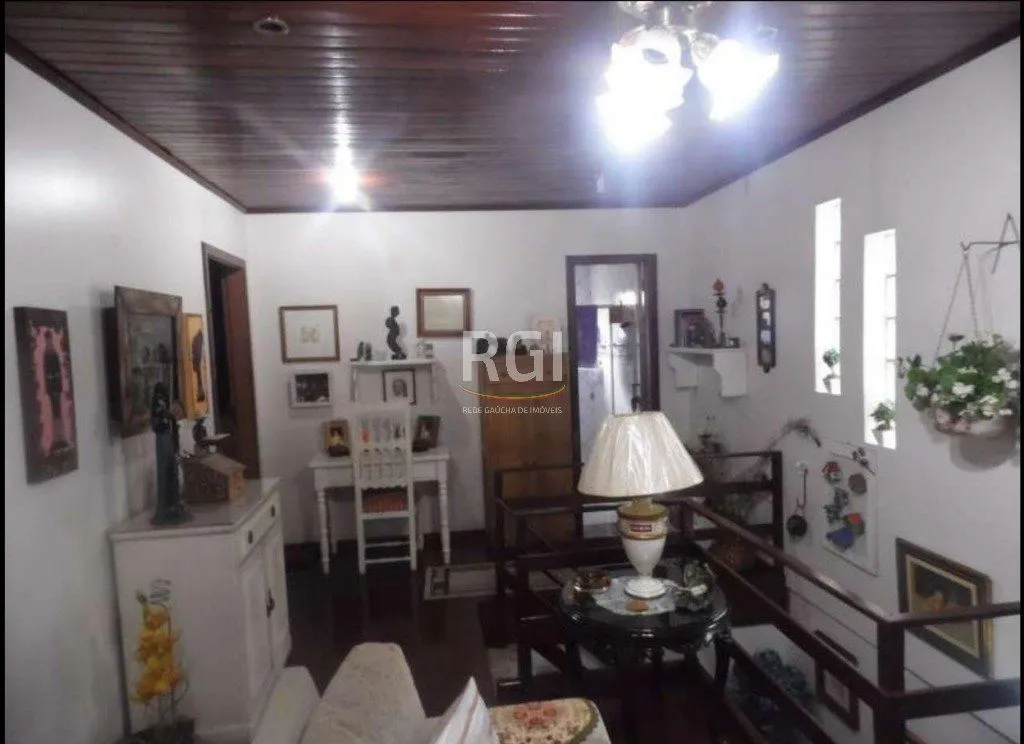 Imagem Casa para Venda - 150m², 3 dormitórios, sendo 1 suites, 5 vagas - Vila Ipiranga