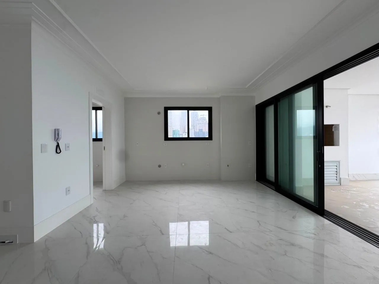 Imagem Apartamento com vista para o mar à venda com 208m2 por R$ 5.000.000,00