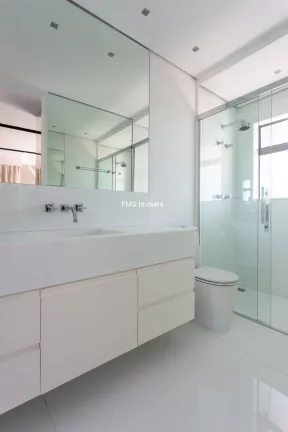 Imagem Imperdível apartamento para locação na Vila Nova Conceição com 1 suíte, 2 banheiros e 2 vagas de garagem. Confira!