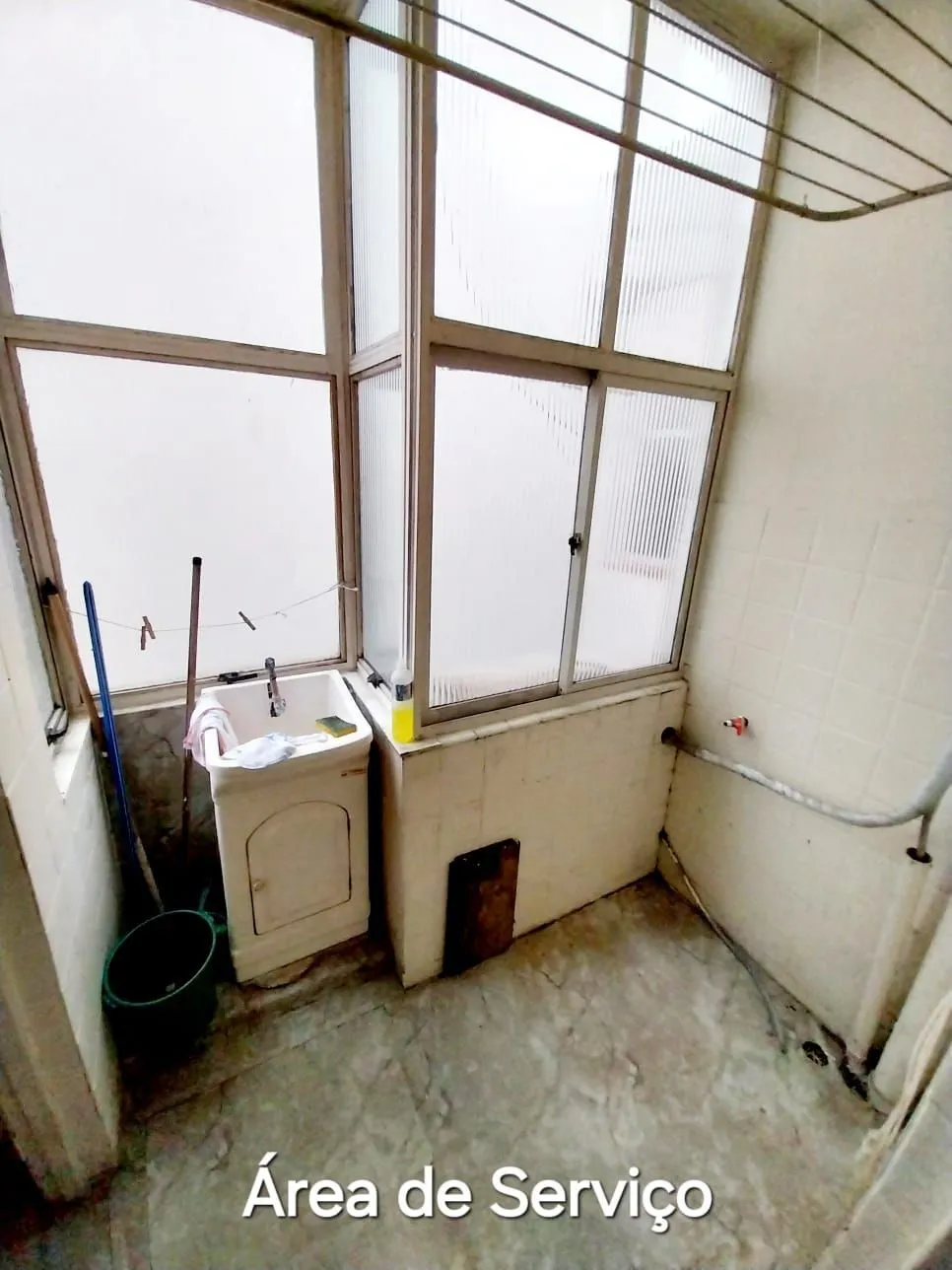 Imagem Apartamento com 03 quartos e 02 banheiros no Bairro Petrópolis