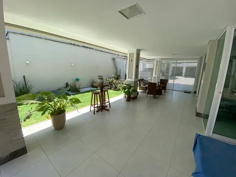 Imagem Casa de Condomínio com 4 Quartos à Venda, 325 m² em De Lourdes - Fortaleza