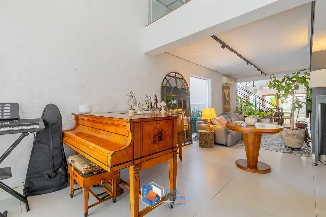 Imagem Casa para venda em Vila Ipojuca com 3 quartos, sendo 3 suítes, 290m²