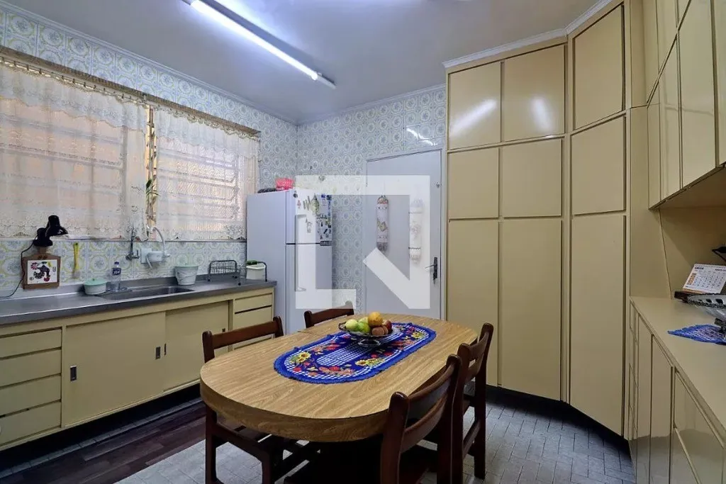 Imagem Casa no Bairro Campestre, Santo André-SP: 3 quartos, 1 suíte, 2 vagas, 171m² - Venda ou Locação!
