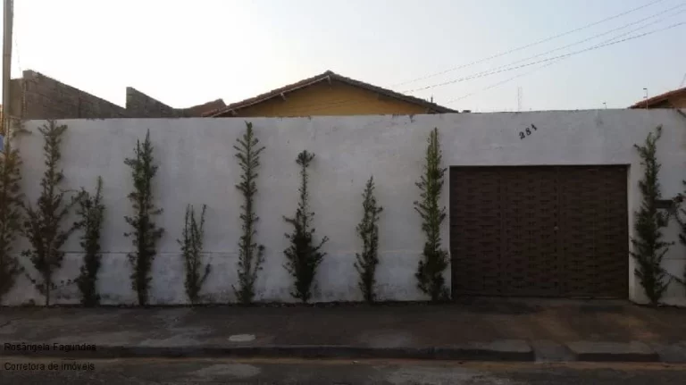 Imagem CASA RESIDENCIAL em ALFENAS - MG, CONJUNTO HABITACIONAL CAMPO ALEGRE (POR DO SOL)