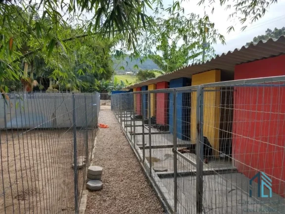 Imagem Sítio lindo, com casa e barracão, a 400 metros da BR 101 (até janeiro vai ser calçada) no bairro Morretes em Tijucas - SC