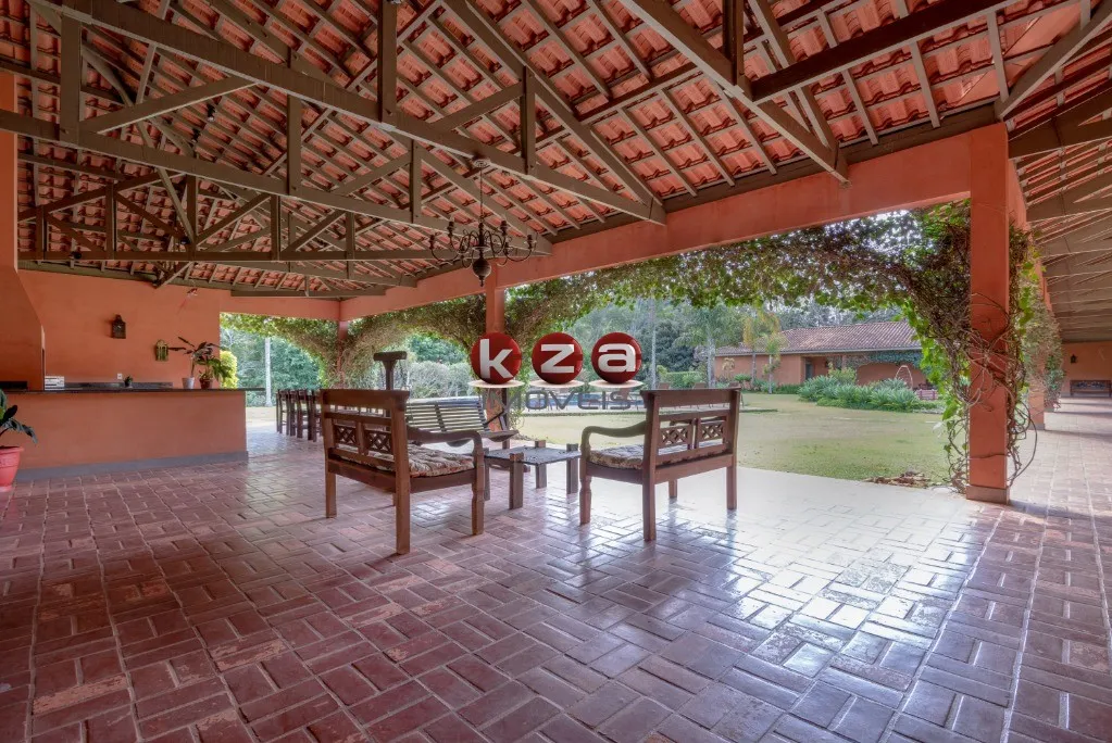Imagem Imperdível Casa de Luxo à Venda no Centro de Cunha-SP: 6 Quartos, 6 Suítes, 5 Salas, 9 Banheiros, 30 Vagas de Garagem e 1.573 m² de Área