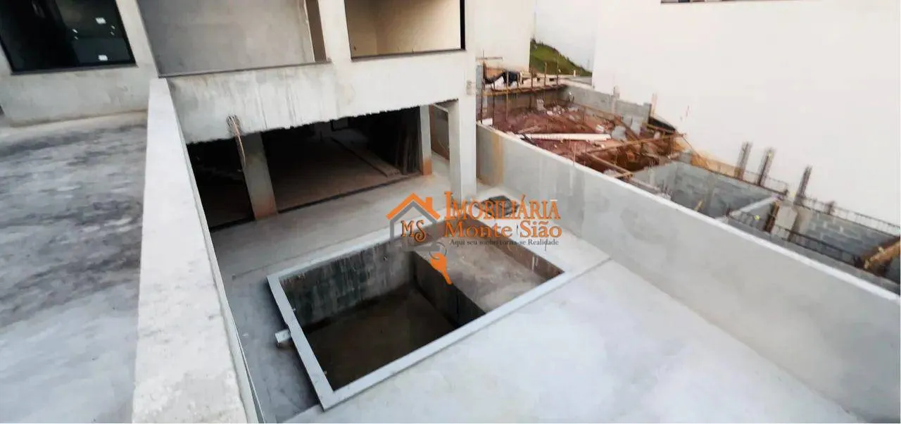 Imagem Casa com 3 dormitórios à venda, 300 m² por R$ 2.390.000,00 - Mogi Moderno - Mogi das Cruzes/SP