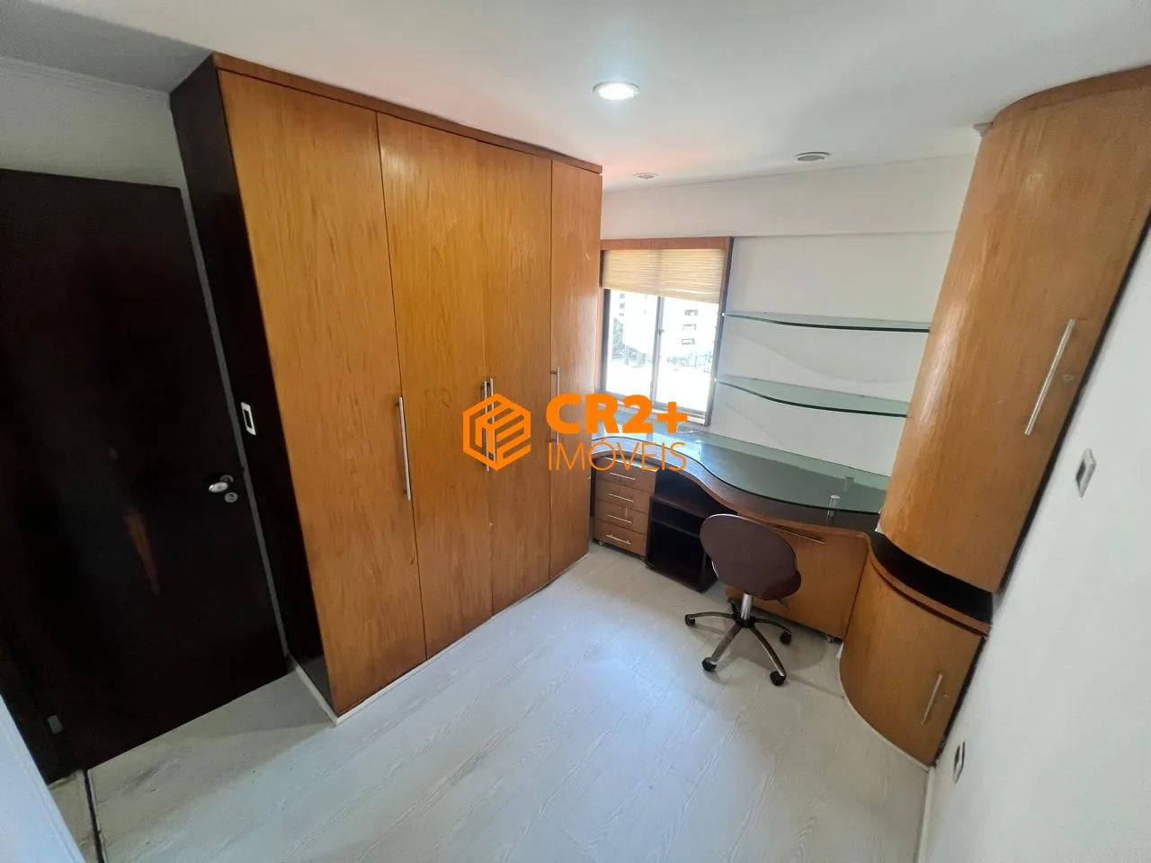 Imagem Vendo apartamento 100m2 / 3 quartos / 1 Suíte/ Dependência completa