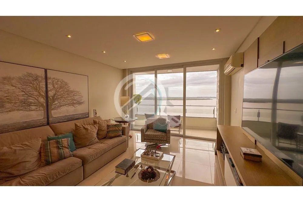 Imagem Bem-vindo ao sonho de morar no coração do Centro Histórico de Porto Alegre! Este apartamento comp...