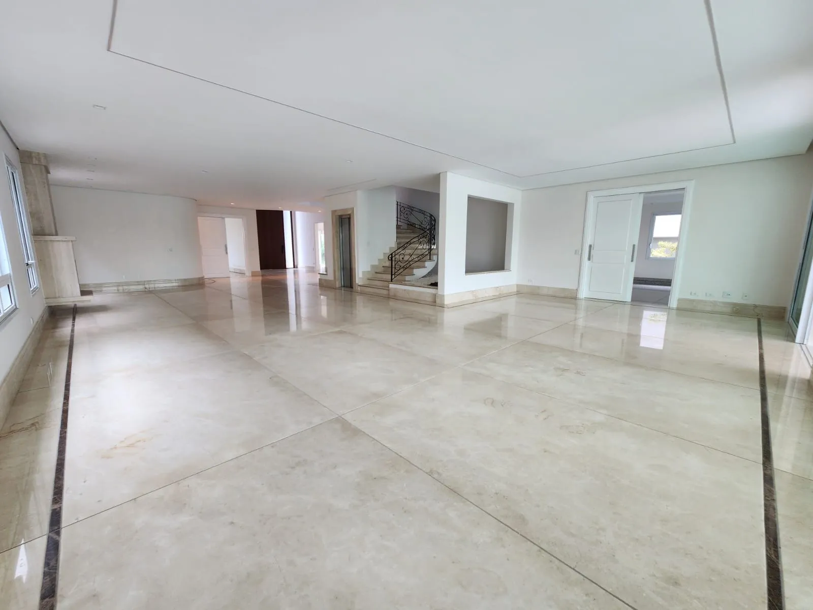 Imagem Casa 6 Suítes TAMBORÉ 2 | SANTANA DE PARNAÍBA/SP
