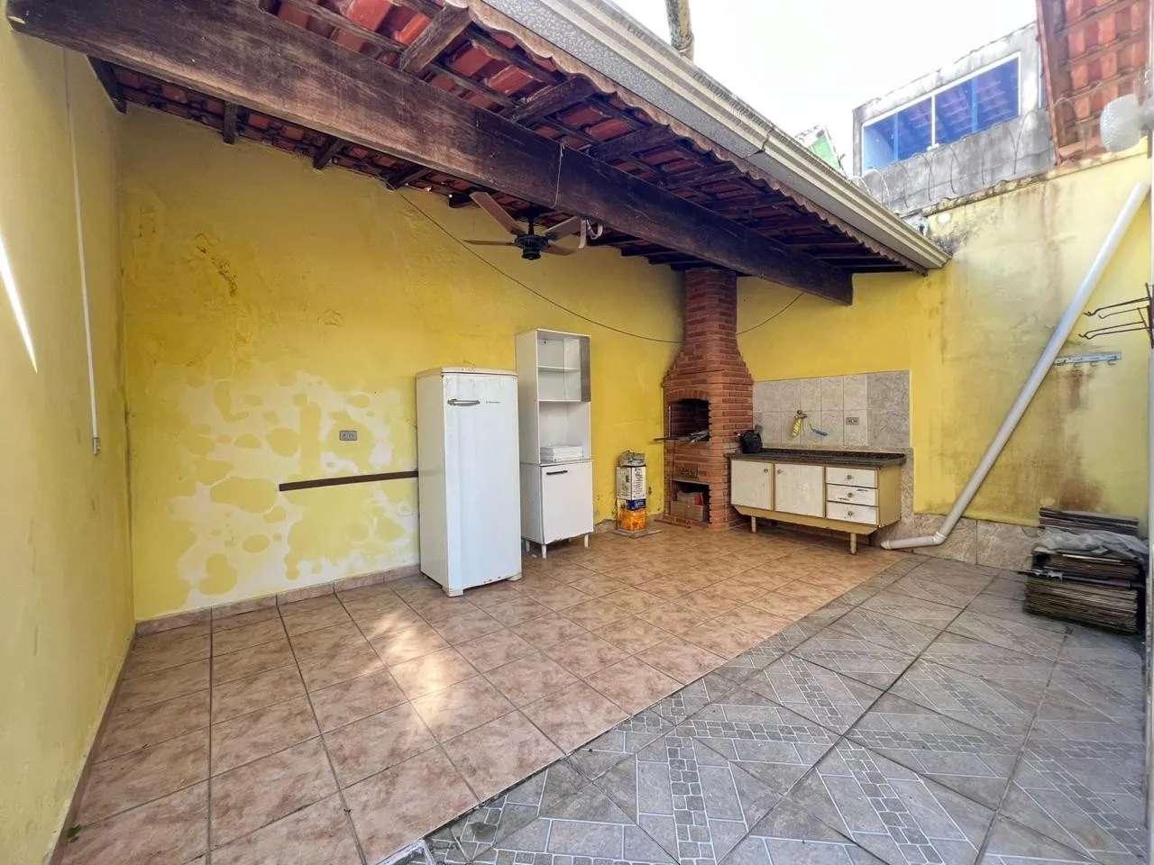 Imagem Casa para Venda em Praia Grande, Caiçara, 3 dormitórios, 1 suíte, 1 banheiro, 2 vagas