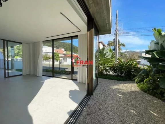 Imagem Belissíma Casa moderna 2 pavimentos com 3 Suite 2 vgas,.