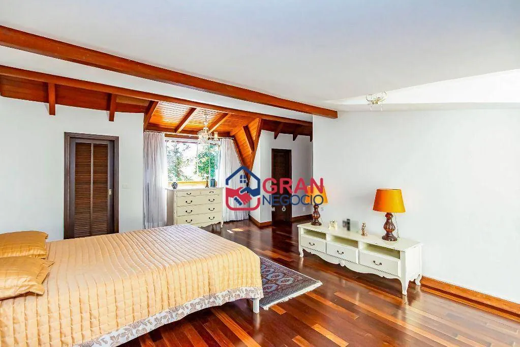 Imagem Casa em condomínio à venda, 4 suítes e 7 vagas