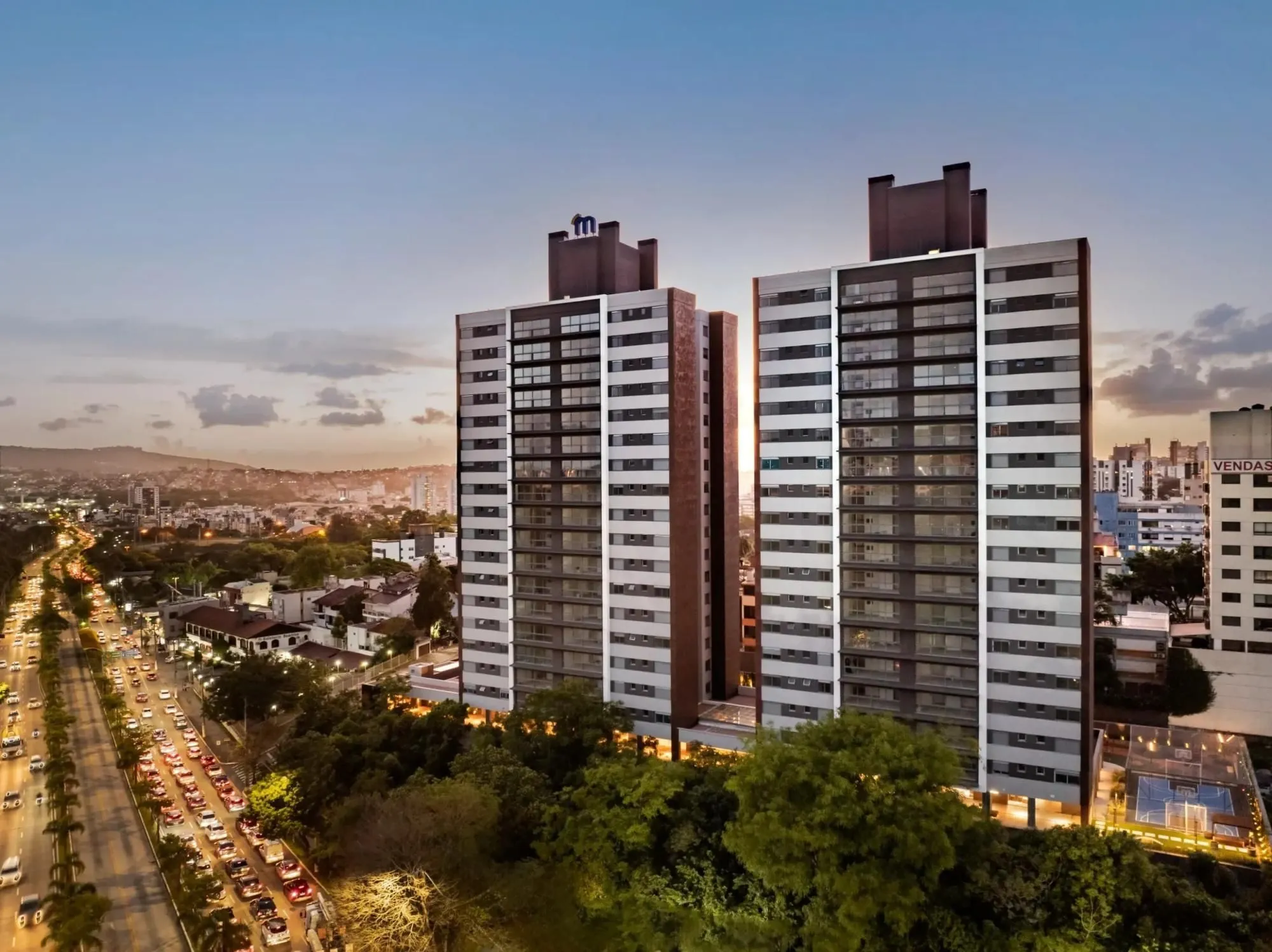 Imagem Apartamento para Venda - 98m², 3 dormitórios, sendo 1 suites, 2 vagas - Petrópolis
