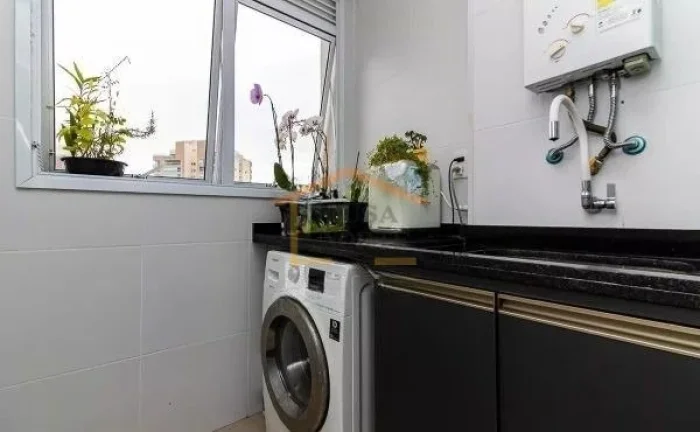 Imagem Apartamento 2 dormitórios, sendo 1 suíte, sala 2 ambientes, piso laminado de madeira na sala e dor...