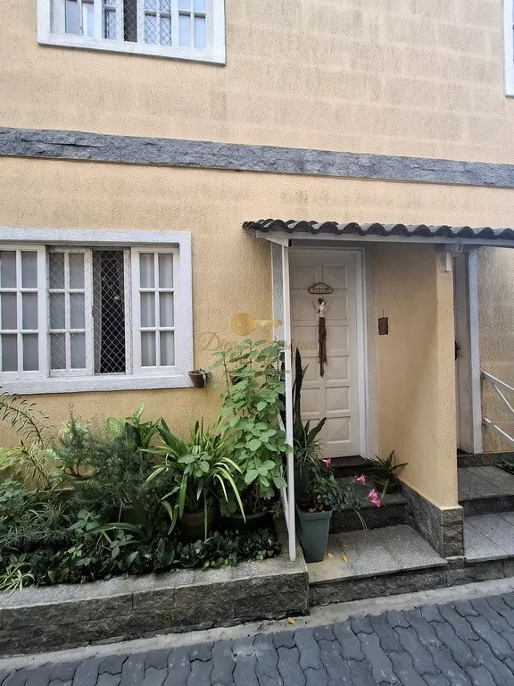 Imagem Casa em Condomínio para Venda em Teresópolis / RJ no bairro Panorama