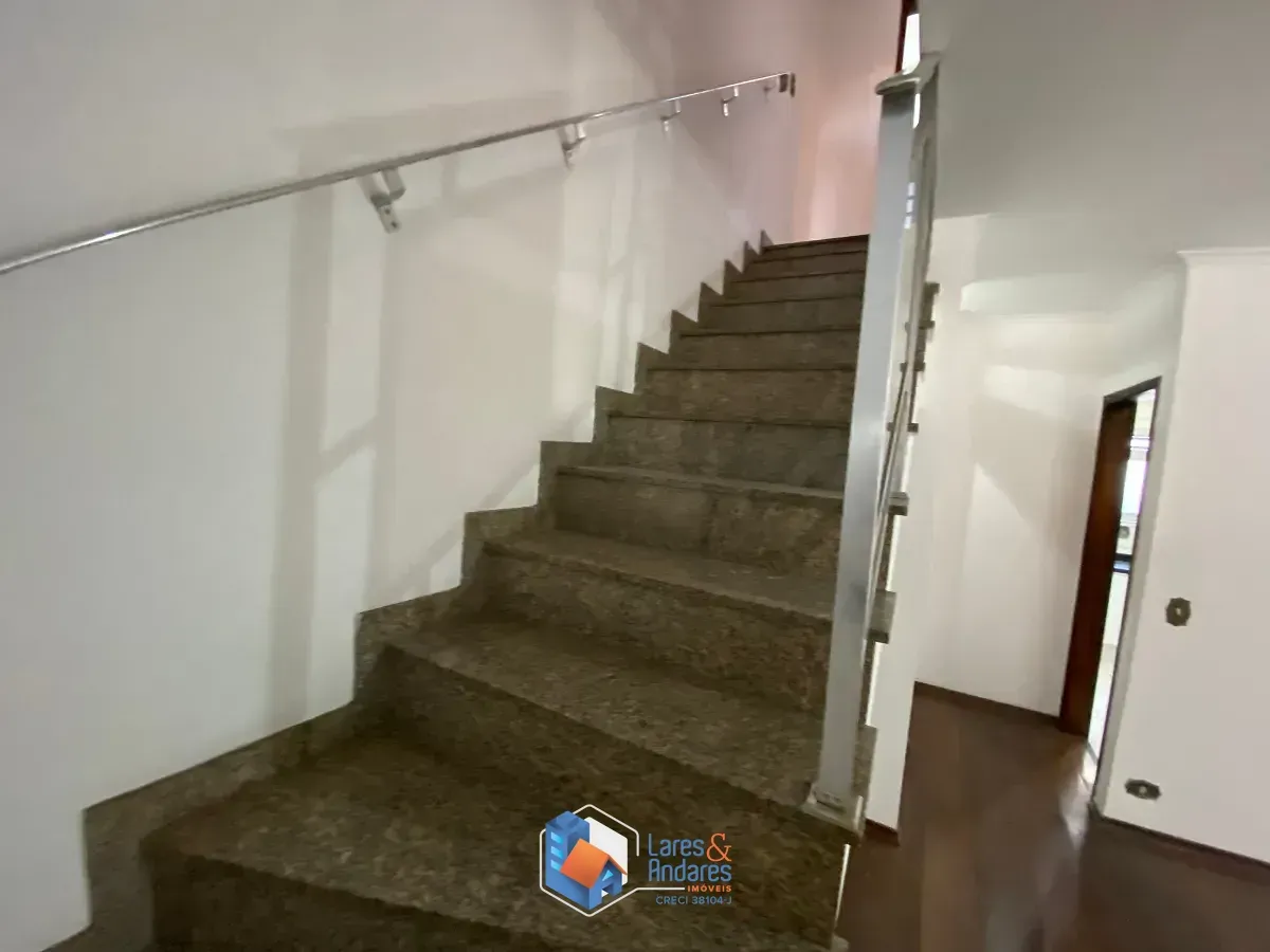 Imagem Sobrado para venda em Vila Babilônia com 4 quartos, sendo 1 suíte, 135m²